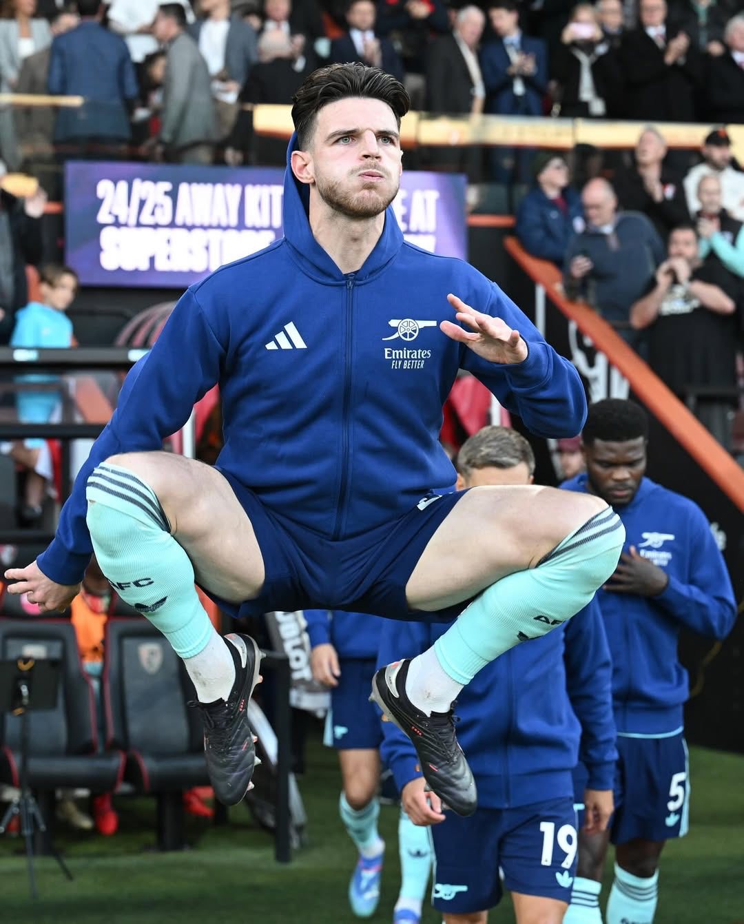 阿森纳发布备战花絮，今晚临场应变，英超任务艰巨，资深球员宣示担当(阿森纳英超排名)-爱游戏官网